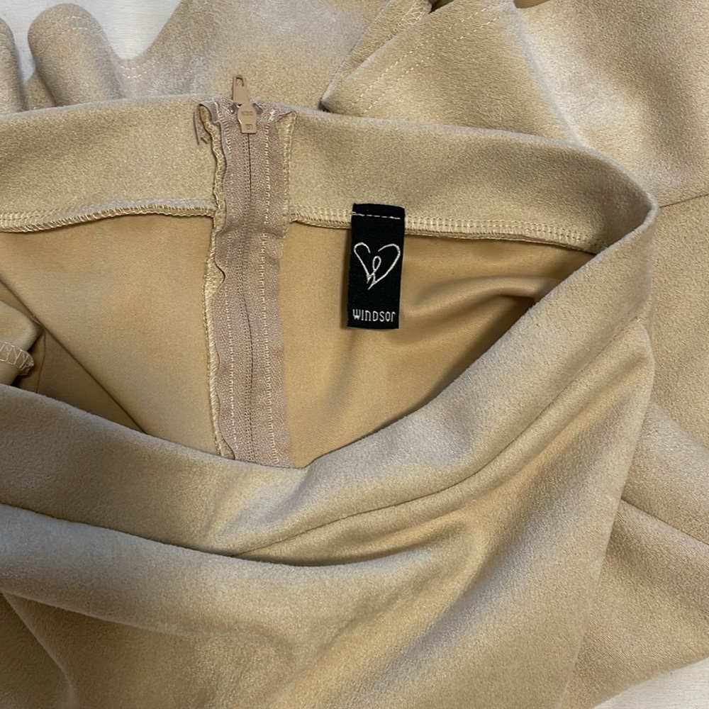 Elegant Tan Ruffle Skirt - Picture 3 of 4